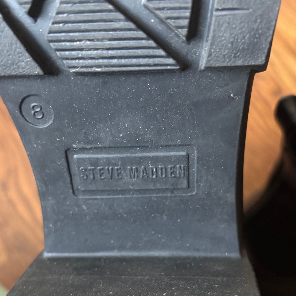 Black Steve Madden Chelsea Ankle Boots - Picture 9 of 9